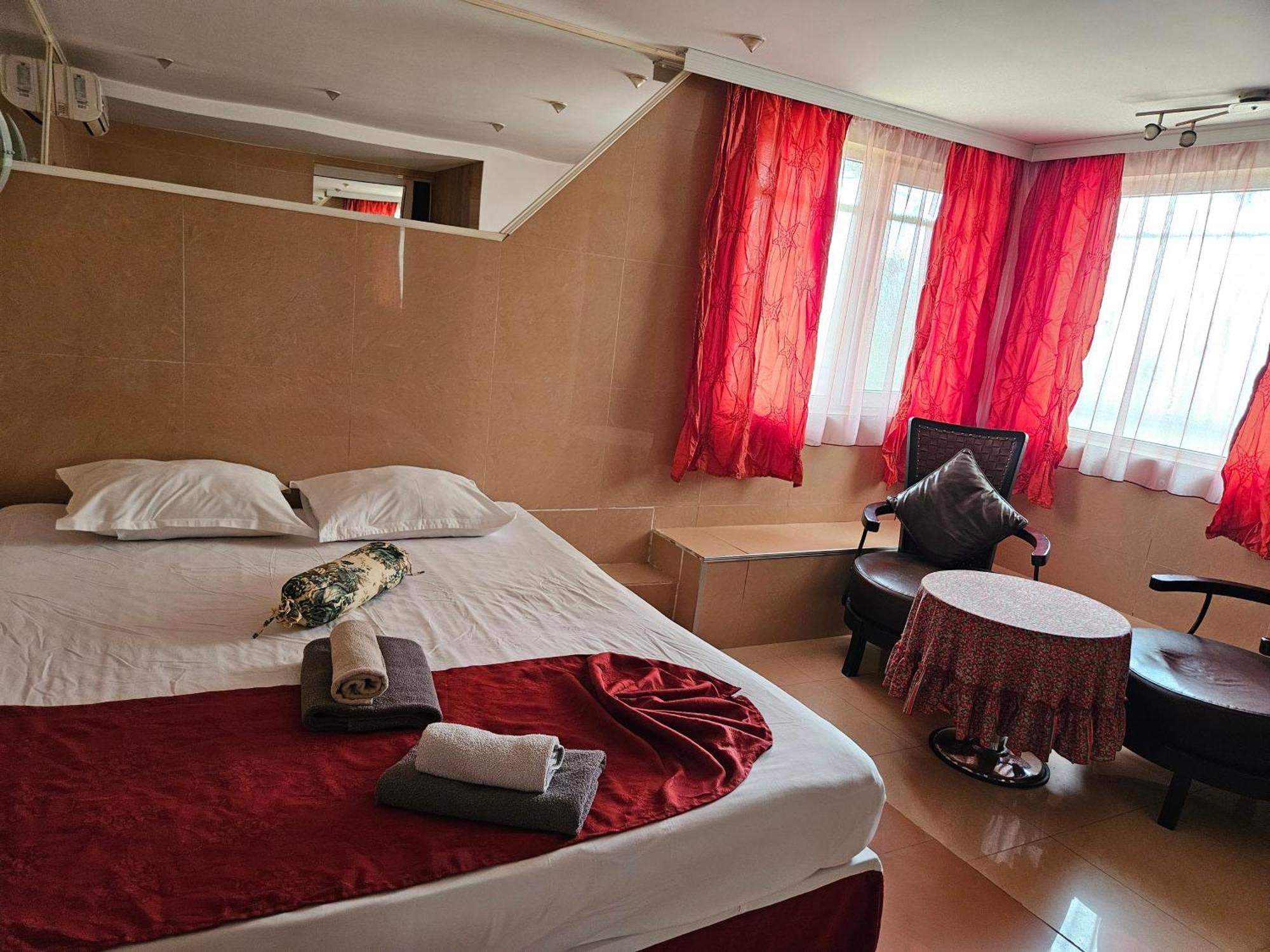 Paralax Hotel Varna Exterior foto